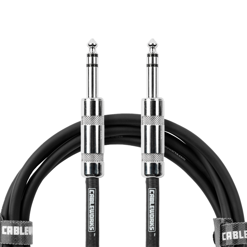 Cableworks logolu iki TRS erkek fiş ve kablo