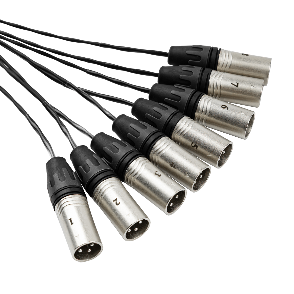 Fan ucundaki numaralı XLR erkek konnektörler