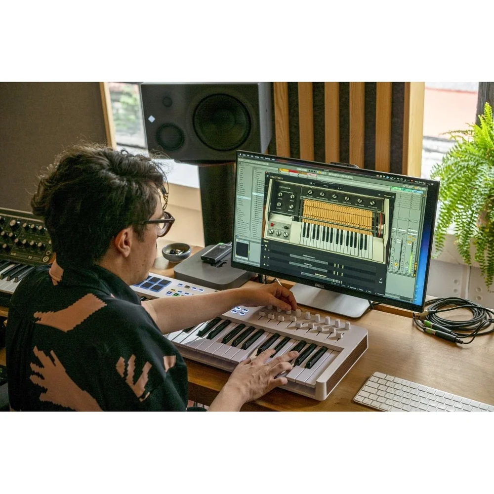 arturia-keylab-essential-61-mk3-midi-klavye-black-asimetrik-e-ticaret-gorsel2