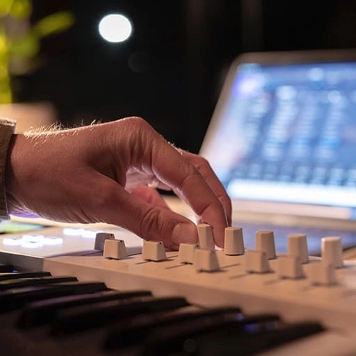 arturia-keylab-essential-61-mk3-midi-klavye-black-asimetrik-e-ticaret-gorsel1