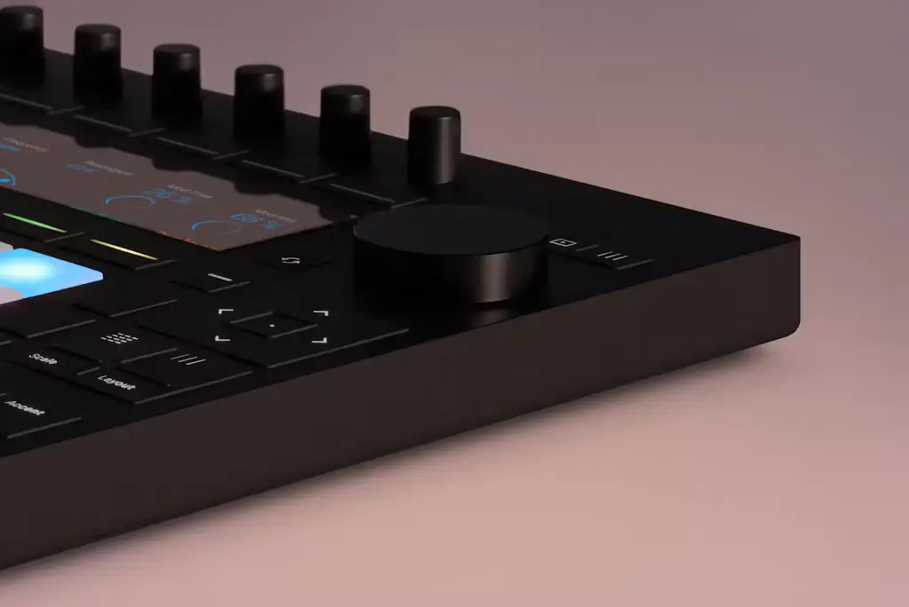 ableton-push-3-standalone-standalone-ozellikli-live-controller-asimetrik-e-ticaret-gorsel2