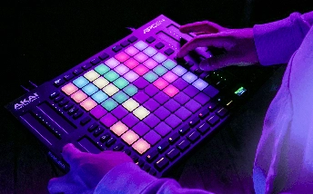 akai_apc_64_life_style_1(3)