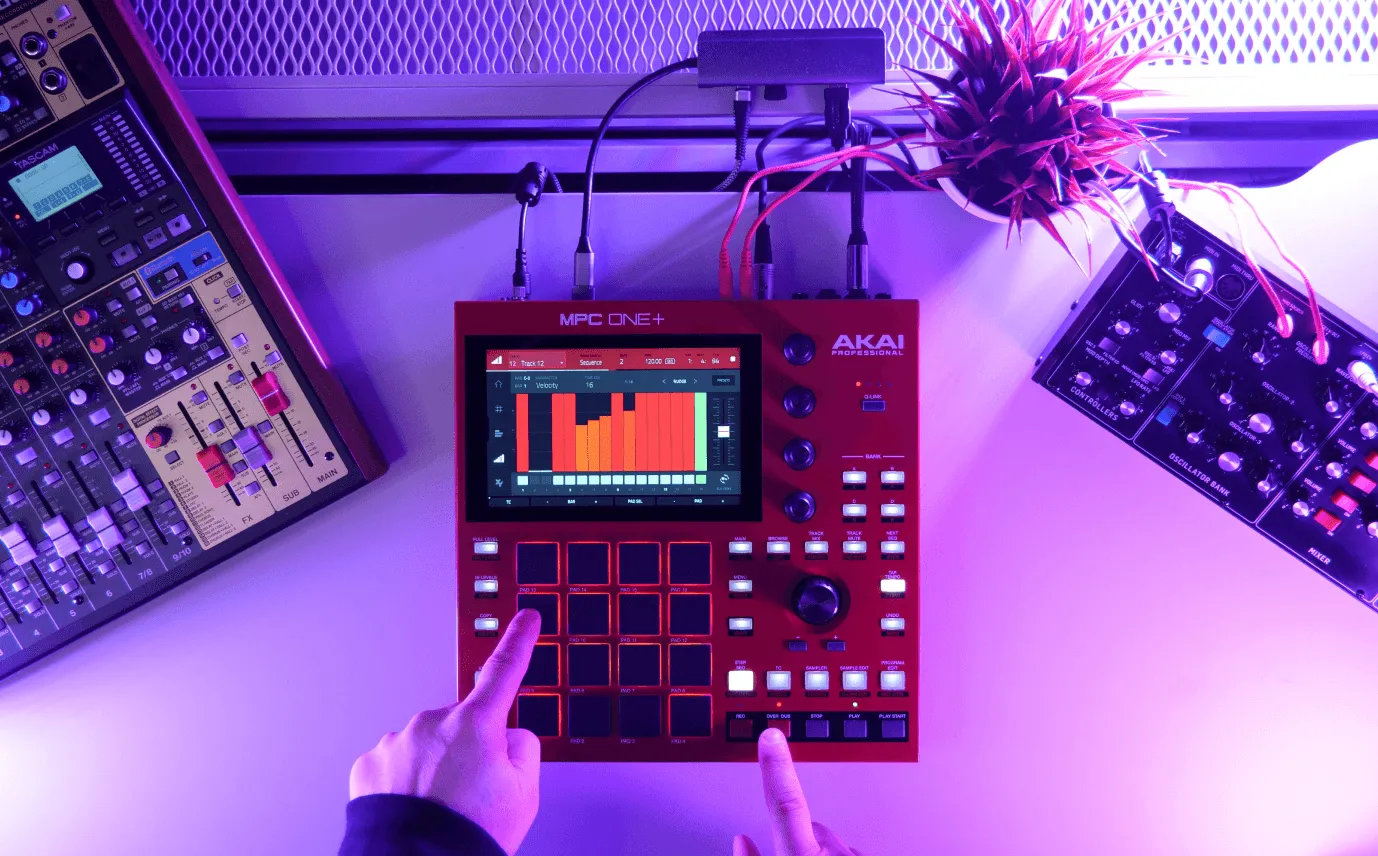 akai-akai-mpc-one-mkii-muzik-produksiyonu-kontrol-cihazi-asimetrik-e-ticaret-gorsel4