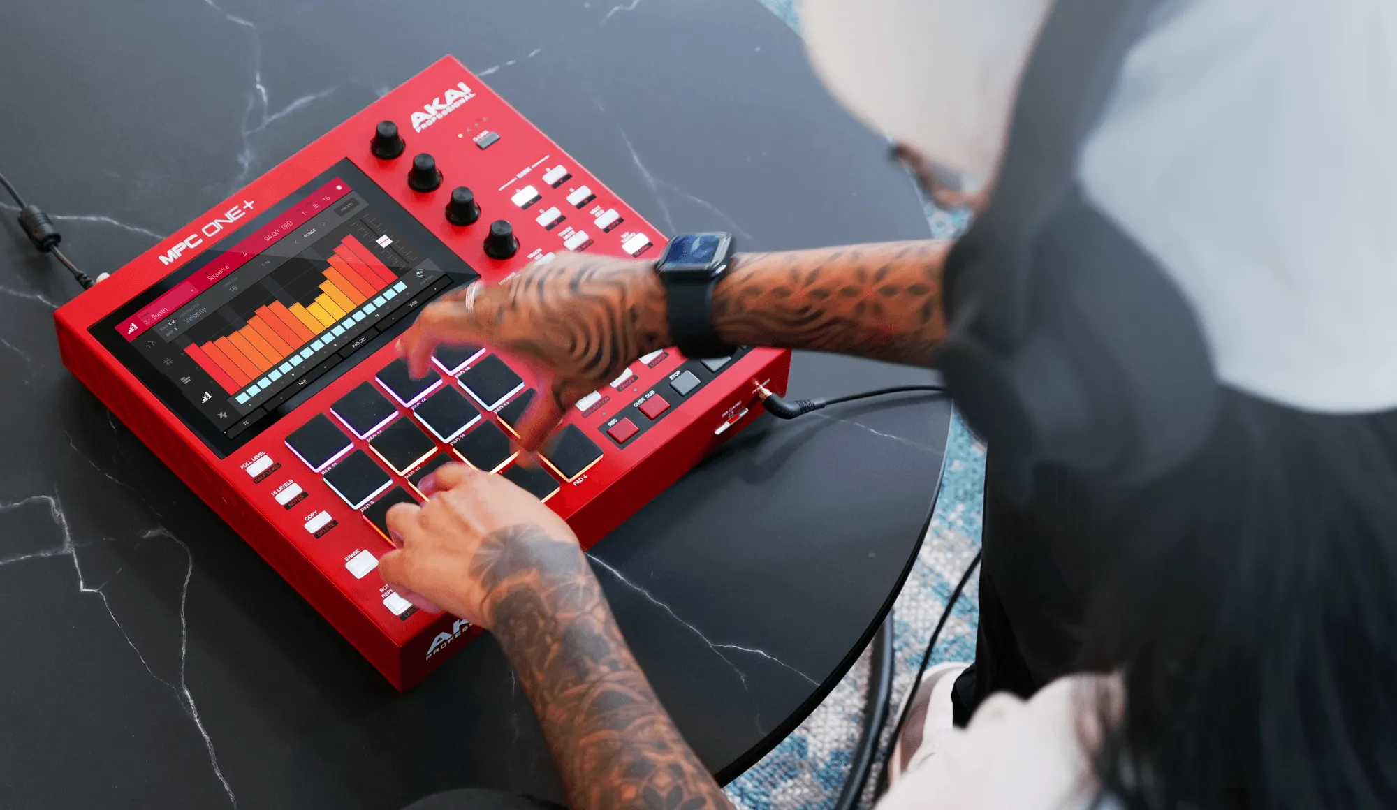 akai-akai-mpc-one-mkii-muzik-produksiyonu-kontrol-cihazi-asimetrik-e-ticaret-gorsel1