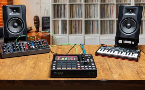 akai_mpc_one_life_style_1(3)