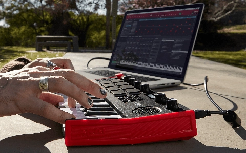 akai_mpk_miniplay_mk_3_life_style_1(3)