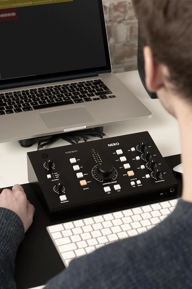 audient-nero-masaustu-monitor-kontrolcusu-asimetrik-e-ticaret-gorsel4