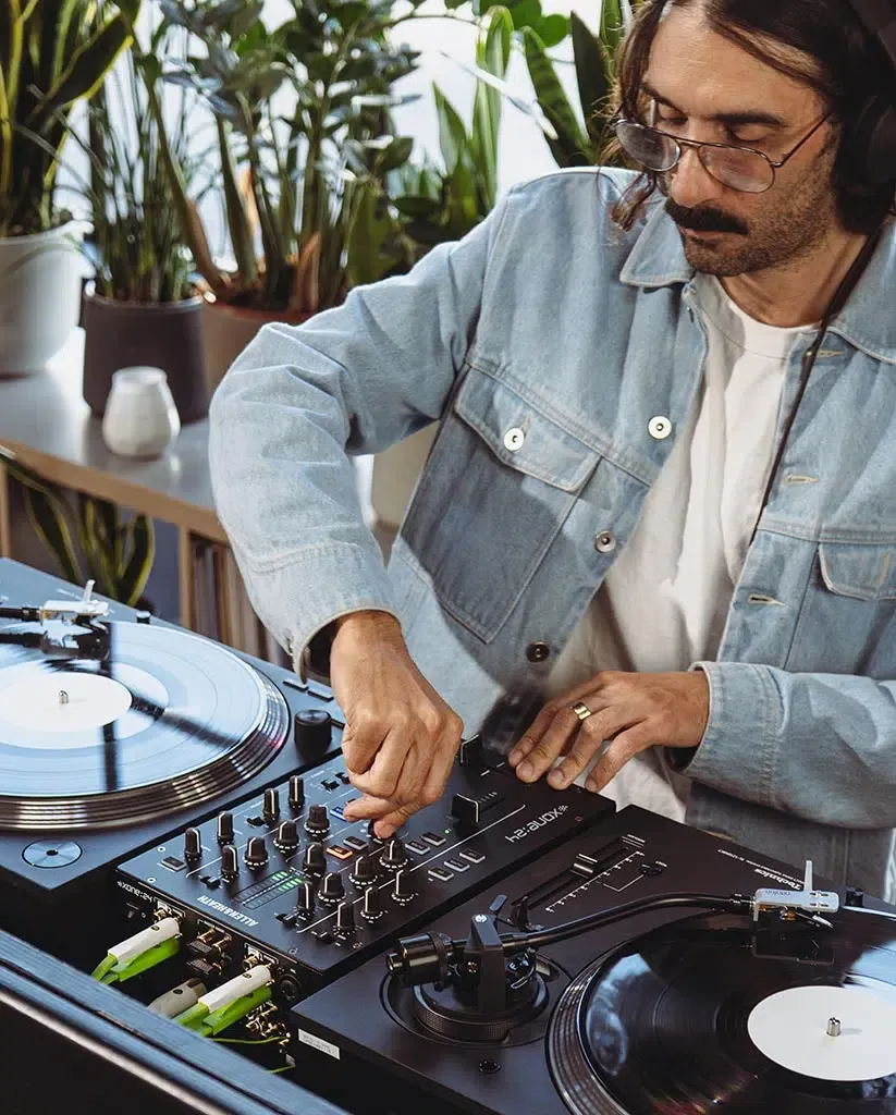 allen-heath-xone-24-dj-mikser-asimetrik-e-ticaret-gorsel1