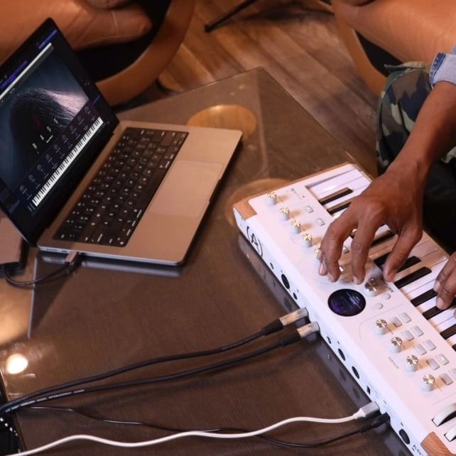 arturia-astrolab-37-avant-garde-stage-keyboard-asimetrik-e-ticaret-gorsel4