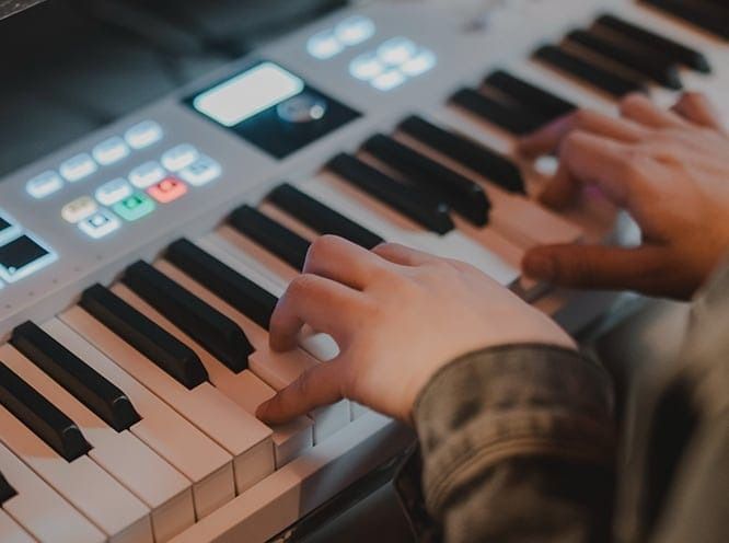 arturia-keylab-essential-88-mk3-midi-klavye-black-asimetrik-e-ticaret-gorsel1