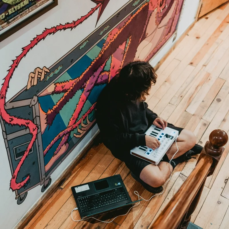 arturia-arturia-minilab-3-champagne-ozel-seri-asimetrik-e-ticaret-gorsel3