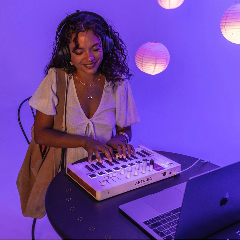 arturia-arturia-minilab-3-champagne-ozel-seri-asimetrik-e-ticaret-gorsel2