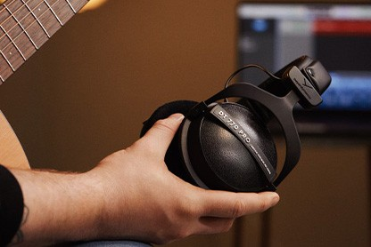 Beyerdynamic DT 770 Pro LB, DT770ProLB, Beyerdynamic-DT-770-Pro-LB, beyerdynamic dt770prolb, Beyerdynamic kulaklık, DT 770 Pro Special Edition, DT 770 Pro LB 250 Ohm, kapalı kulak üstü kulaklık, stüdyo kulaklığı 250 ohm, profesyonel miks kulaklığı, mastering kulaklığı Beyerdynamic, DT770 LB Special Edition kulaklık, beyerdynamic dt770pro vs dt770prolb, 250 ohm kulaklık ses kartı uyumu, dt770pro lb düşük baslı model, DT 770 Pro LB sessiz miksaj kulaklığı, Ableton için dt770prolb kulaklık, dt770prolb vs dt770pro farkları, podcast için profesyonel kulaklık, düşük baslı monitoring kulaklığı, dt770prolb flac dinlemek için uygun mu, beyerdynamic dt770prolb ses yalıtımı, beyerdynamic dt770prolb home studio uyumu, dt770pro lb vs classic dt770pro, beyerdynamic,(2)