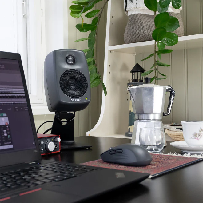 genelec-8010a-studyo-monitor-asimetrik-e-ticaret-gorsel2