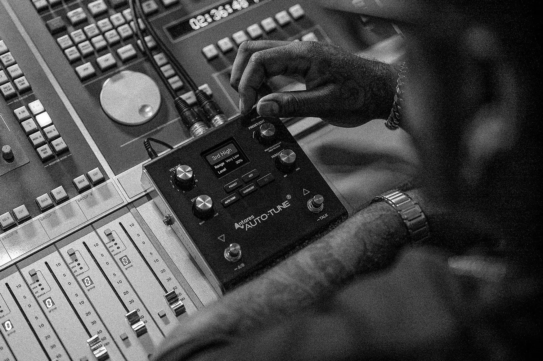 headrush-antares-autotune-vx5-vokal-prosesoru-asimetrik-e-ticaret-gorsel1