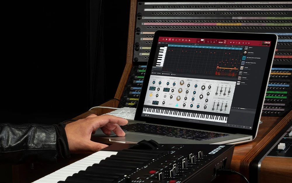 m-audio-oxygen-pro-61-yari-tuse-midi-controller-asimetrik-e-ticaret-gorsel3