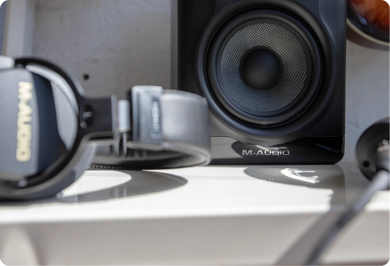 m-audio-bx5-bt-5-dsp-destekli-bluetooth-baglantili-applikasyon-kontrollu-amplifikatorlu-studyo-hoparlorleri-cift-asimetrik-e-ticaret-gorsel4