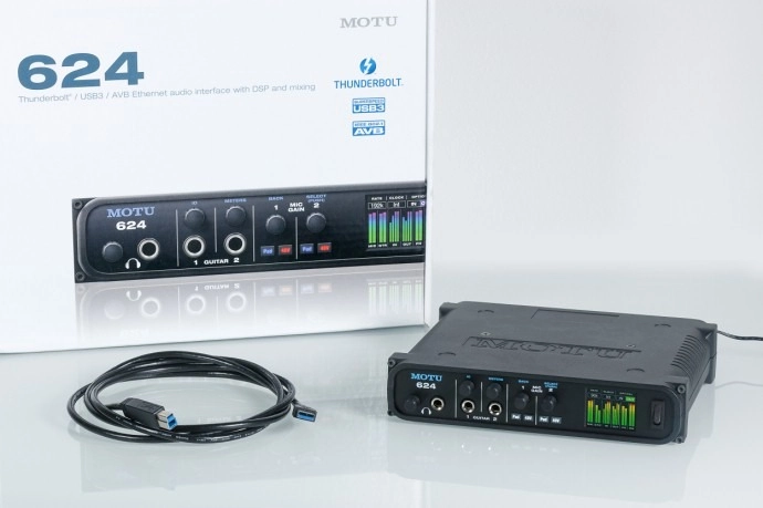 motu-624-ess-sabre32-ultra-dac-16-x-16-thunderbolt-usb3-ses-karti-asimetrik-e-ticaret-gorsel3