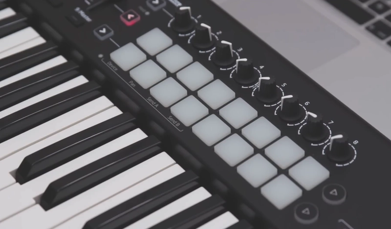 novation-launchkey-25-mk2-midi-klavye-asimetrik-e-ticaret-gorsel2