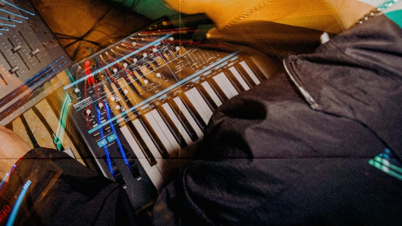 novation-bass-station-ii-analog-synthesizer-asimetrik-e-ticaret-gorsel1