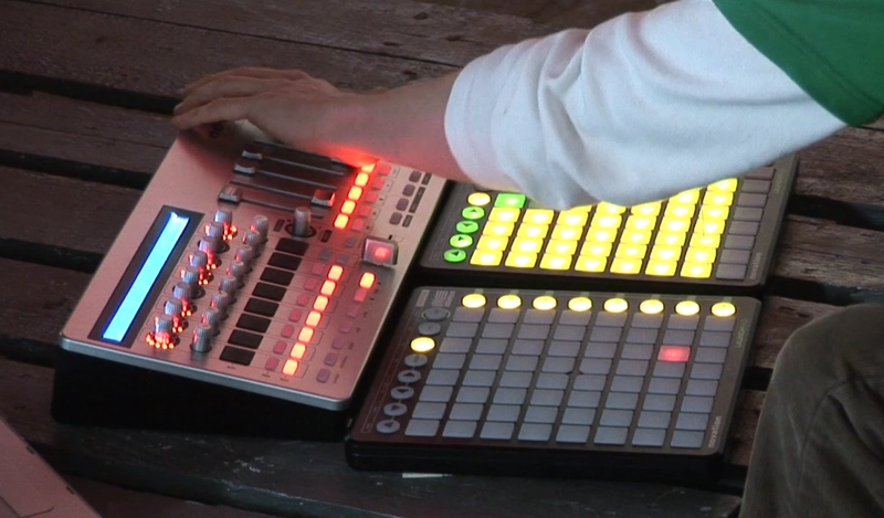 novation-launchpad-mk2-midi-kontrol-unitesi-asimetrik-e-ticaret-gorsel2