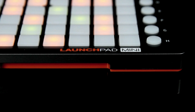 novation-launchpad-mini-mk2-pad-kontrol-asimetrik-e-ticaret-gorsel1