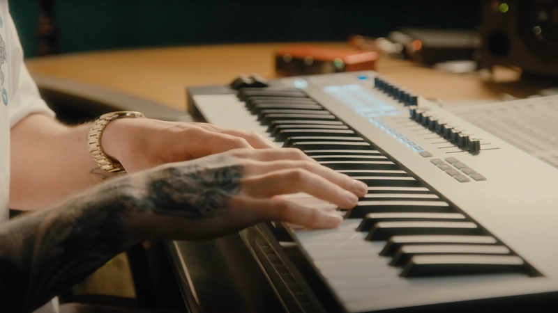 novation-flkey61-midi-klavye-asimetrik-e-ticaret-gorsel1