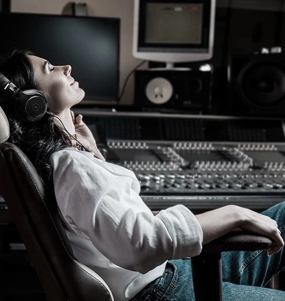 oneodio-monitor-80-profesyonel-yari-acik-kablolu-monitor-kulaklik-asimetrik-e-ticaret-gorsel1