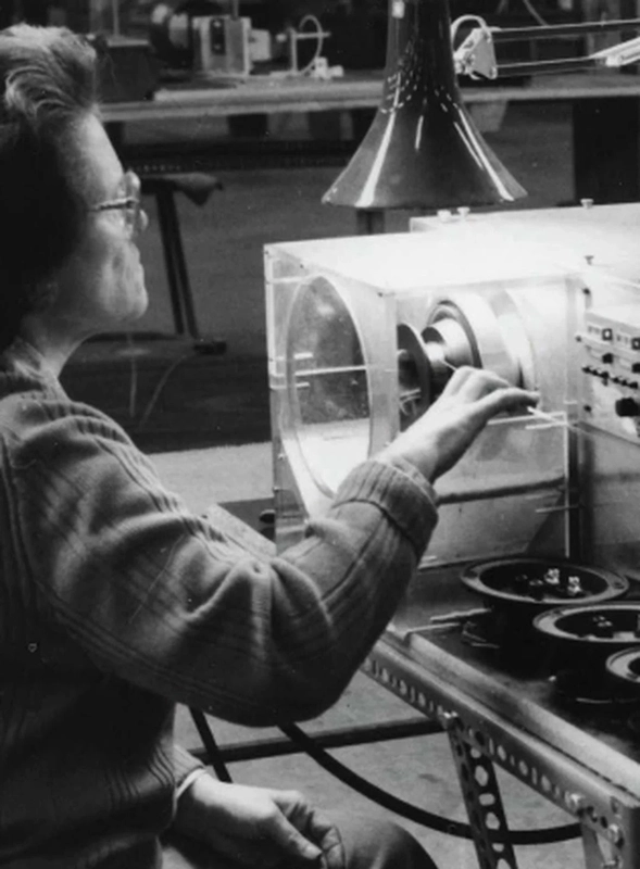 polk-audio-v-60-slim-tavan-tipi-hoparlor-sistemi-asimetrik-e-ticaret-gorsel1