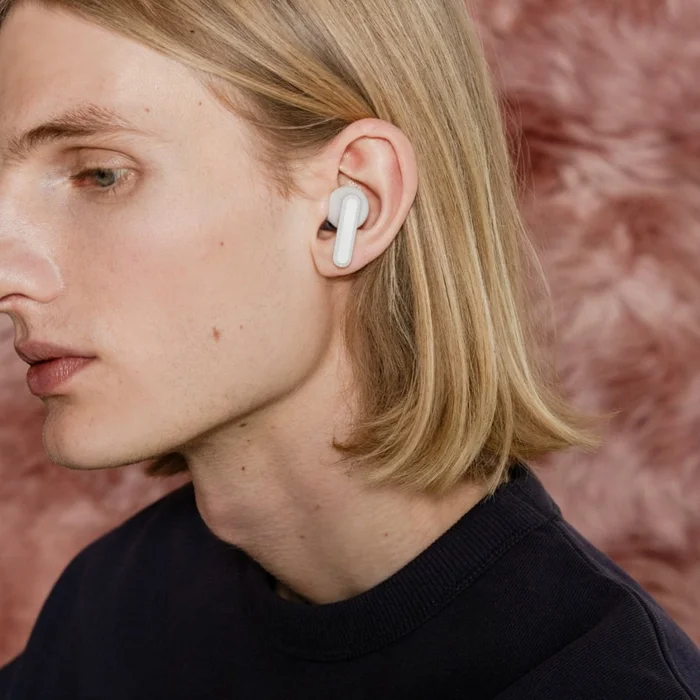 Bowers & Wilkins Px8