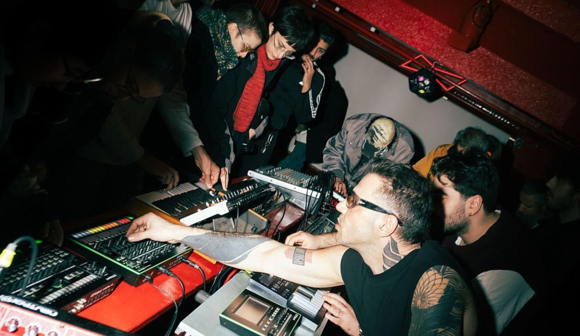 NOH Extended × Sescibaba: Her Perşembe Açık Synth Buluşması 