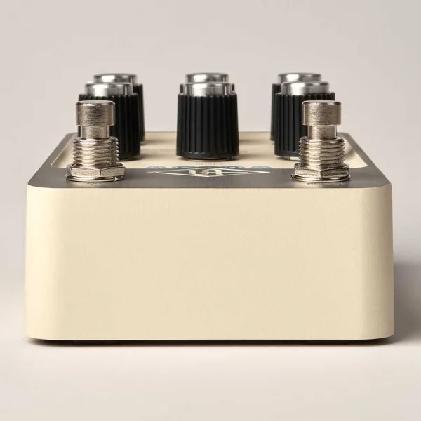 UAFX Astra Modulation Machine Pedal | 50'lerin Klasik Amerikan Tüplü Amplifikatörü - 3