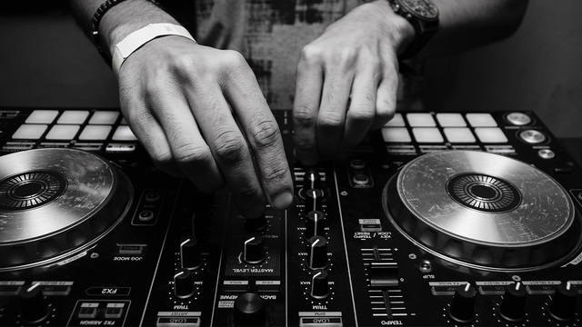 DJ BAŞLANGIÇ EKİPMANLARI 