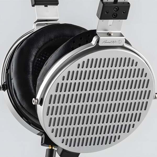 COSMO Nanoscale Ultra-thin Planar Flagship Headphone - 2