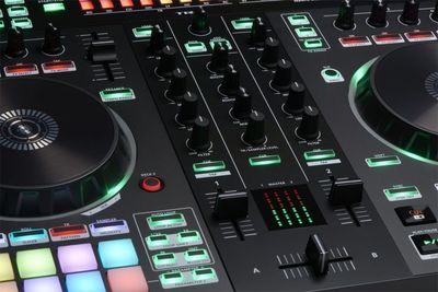 DJ-505 Gelişmiş DJ Kontrolcüsü