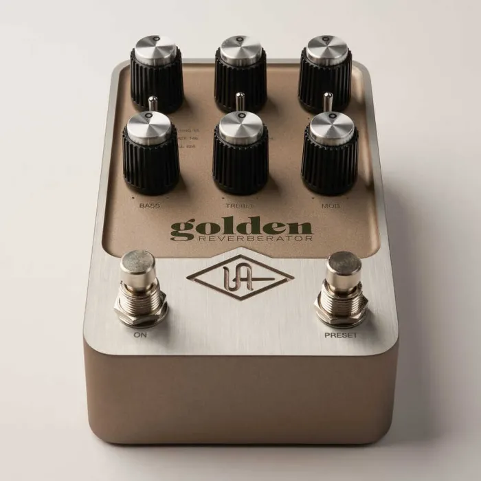 UAFX Golden Reverberator Pedal - 2