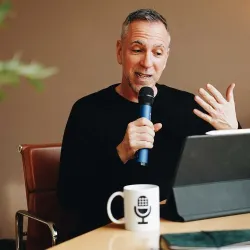 iXm PODCASTER with Pro Head with cardioid pattern - 10