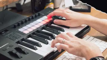 Launchkey 25 MK4 Midi Klavye - 6