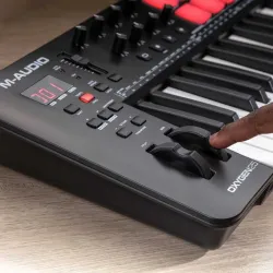 Oxygen 25 MKV | 25 tuş MIDI gelişmiş controller keyboard - 5. Nesil - 4