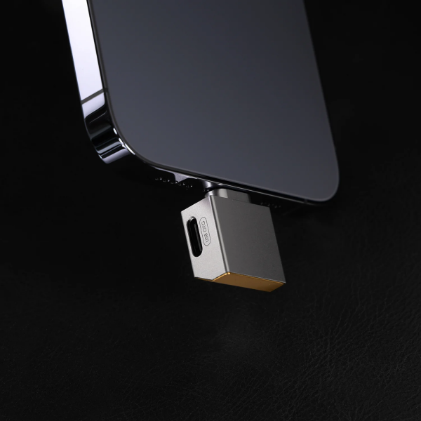 TC28i Pro Lightning to USB-C and Power Adapter - 4