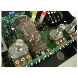 Trimode Lambalı Distortion Pedalı - 3