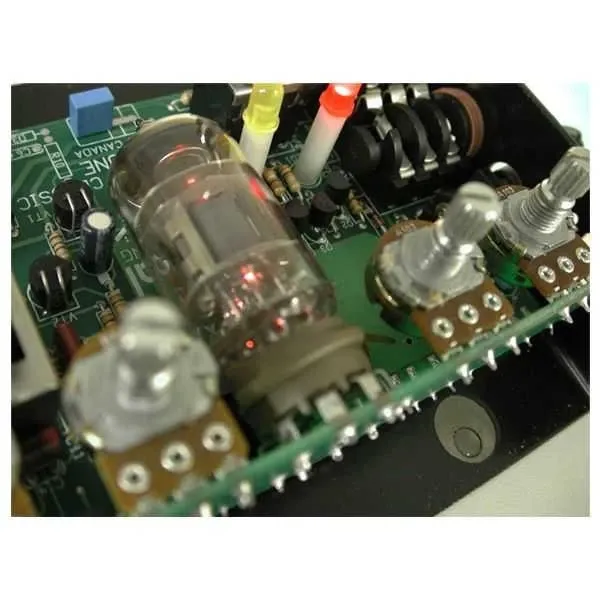 Trimode Lambalı Distortion Pedalı - 3