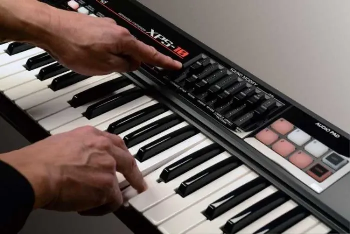 XPS-10 Expandable Synthesizer - 2